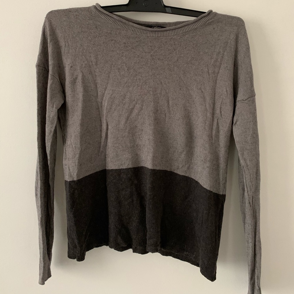 Gray Block Sweater - Picture 3 of 4